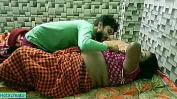 Desi Bhabhi sexy hot Dirt taking